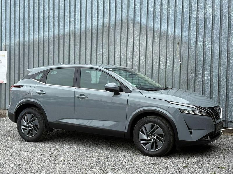 Grau Gebraucht 2023 Nissan Qashqai Acenta SUV | 22.990 € (Superpreis) - Bild 1/4