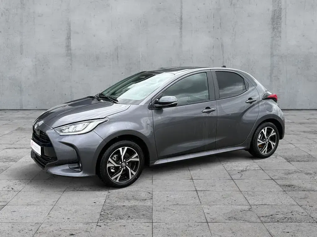 Neu Toyota Yaris 116 PS (85 kW) 2026 Grey metallic Kleinwagen