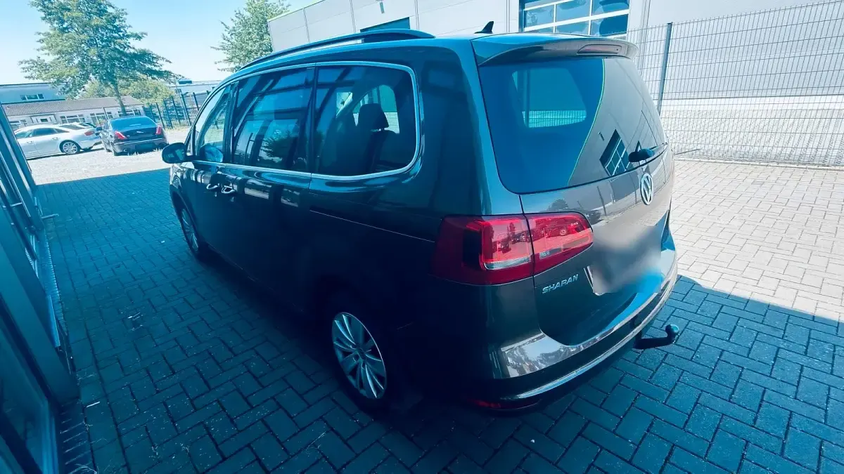 Gebraucht VW Sharan 150 PS (110 kW) 2010 Braun Van / Kleinbus