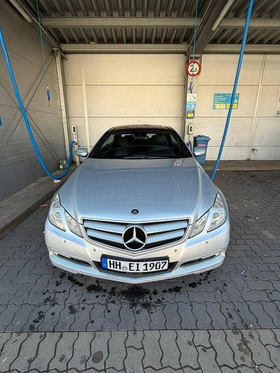 Gebraucht Mercedes E350 292 PS (214 kW) 2009 Silber Coupé