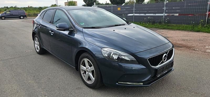 Blau Gebraucht 2016 Volvo V40 Kombi | 8.500 € (Superpreis) - Bild 1/4