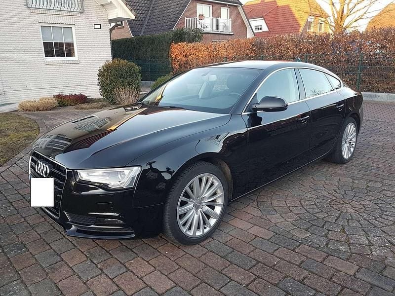 Mythosschwarz metallic Gebraucht 2016 Audi A5 Sportback Kleinwagen | 17.500 € (Guter Preis) - Bild 1/4
