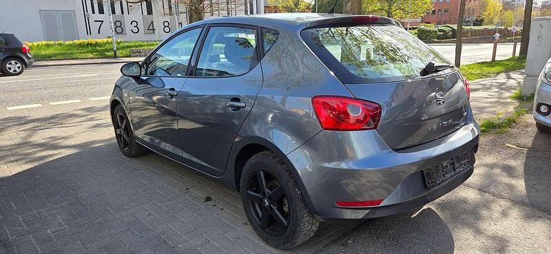 Gebraucht Seat Ibiza 90 PS (66 kW) 2015 "pirineos" grau Kleinwagen