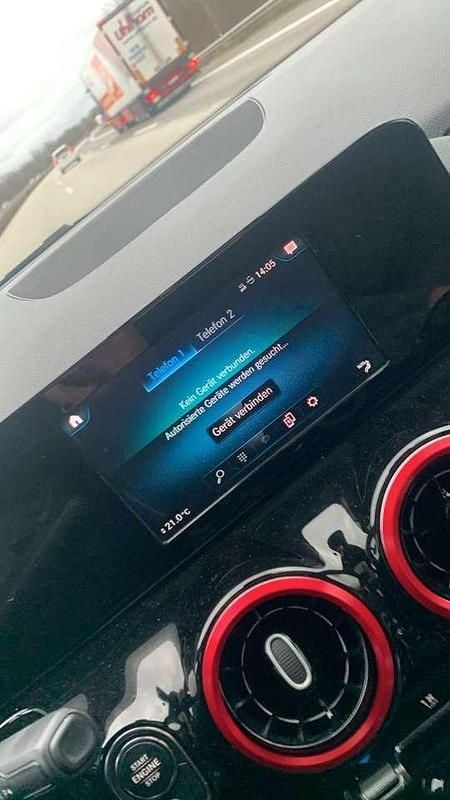 Gebraucht Mercedes B180 116 PS (85 kW) 2020 Jupiterrot  unilack Van / Kleinbus