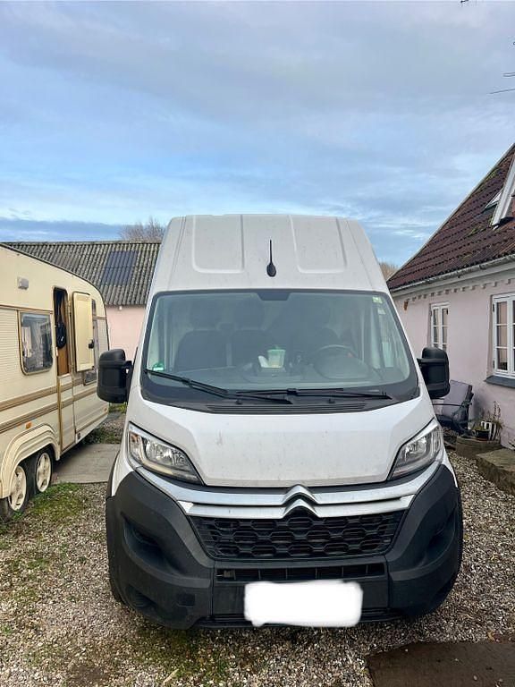 Weiß Gebraucht 2024 Citroën Jumper Van / Kleinbus | 22.690 € (Guter Preis) - Bild 1/4