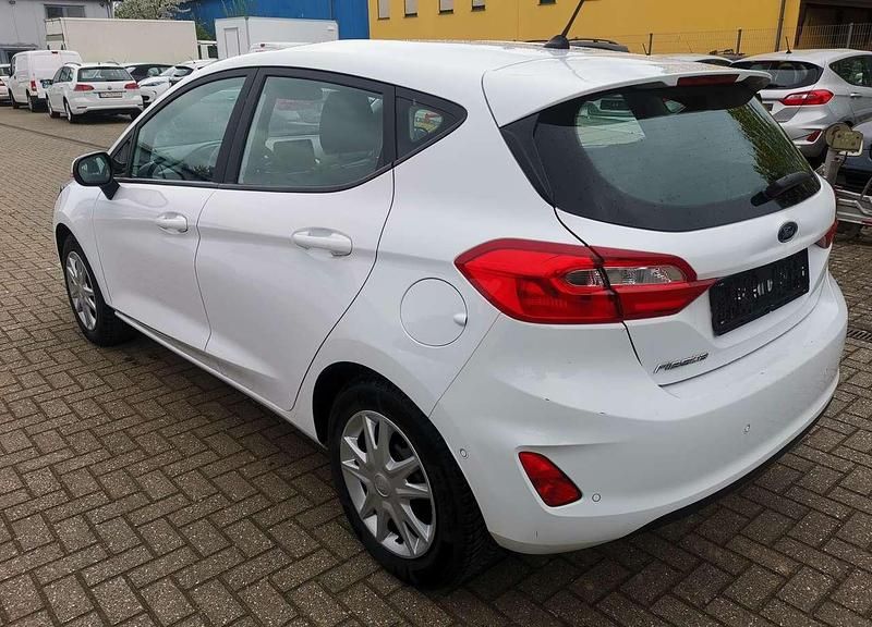 Gebraucht Ford Fiesta 101 PS (74 kW) 2020 Frostweiß Kleinwagen