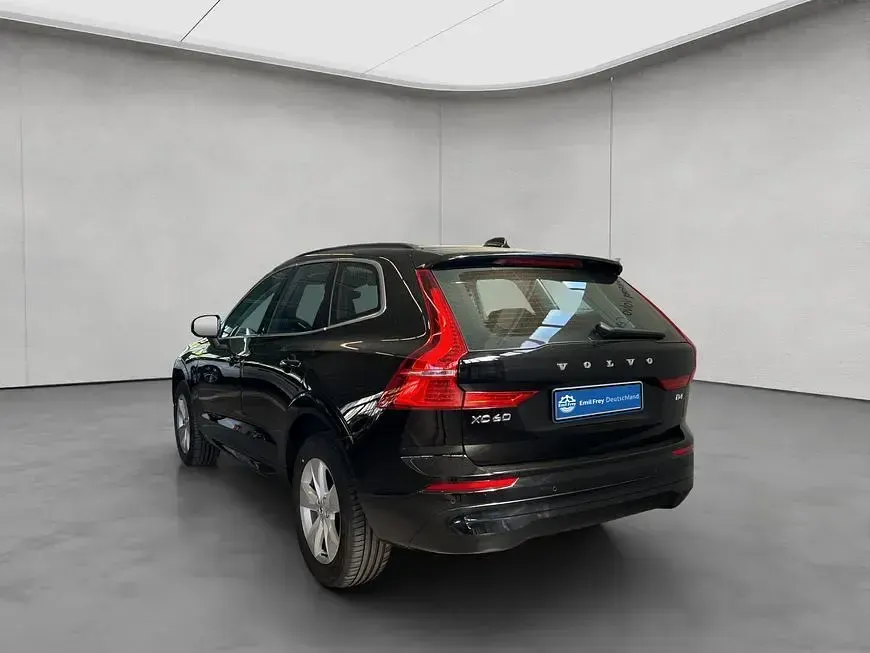 Gebraucht Volvo XC60 Core 197 PS (144 kW) 2023 Black stone 019 SUV
