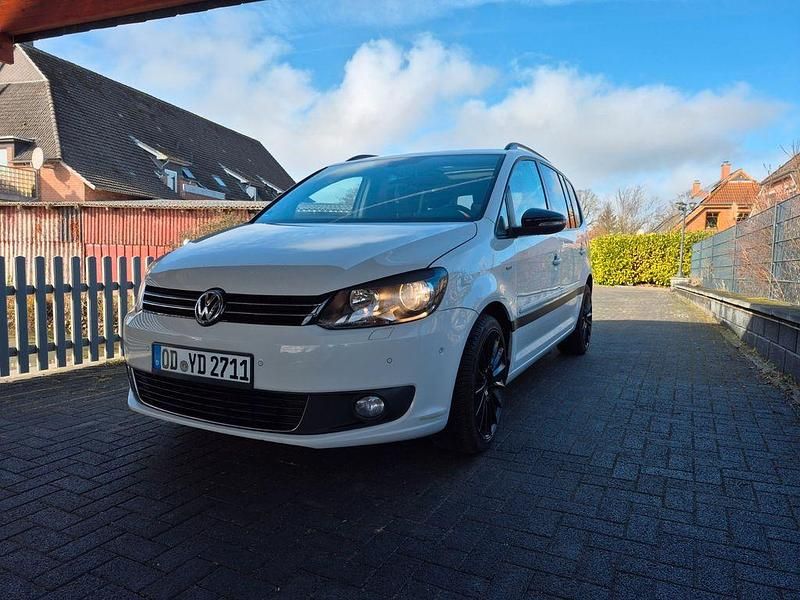 Gebraucht VW Touran Match 105 PS (77 kW) 2012 Weiß Van / Kleinbus
