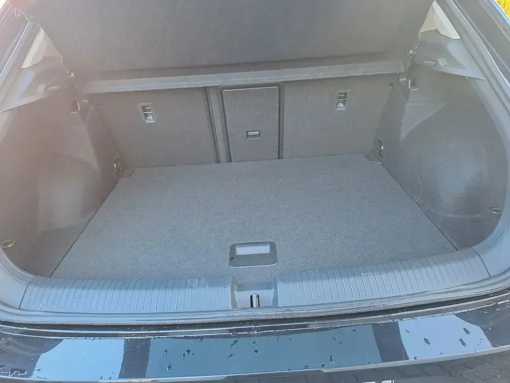 Second-hand VW T-Roc Move 150 CP (110 kW) 2024 Negru SUV