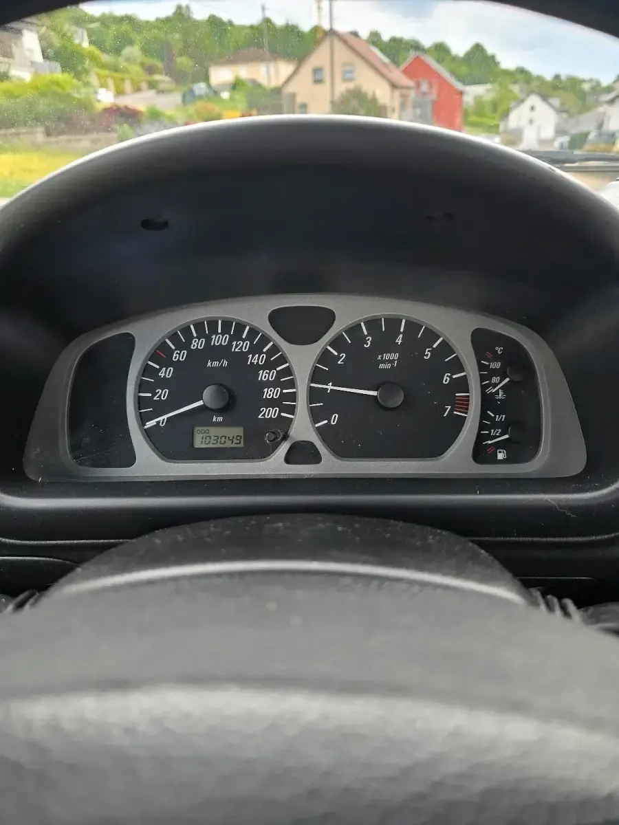Gebraucht Opel Agila 75 PS (55 kW) 2003 Blau Van / Kleinbus