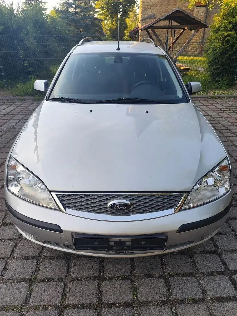 Gebraucht Ford Mondeo Ghia 155 PS (114 kW) 2005 Silber Kombi
