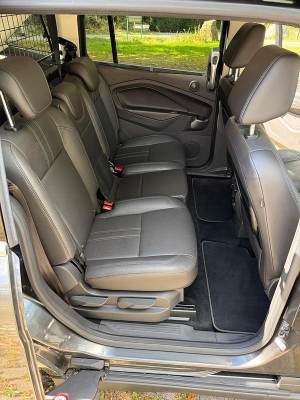 Second-hand Ford C-MAX Titanium 150 CP (110 kW) 2017 Gri Monovolum
