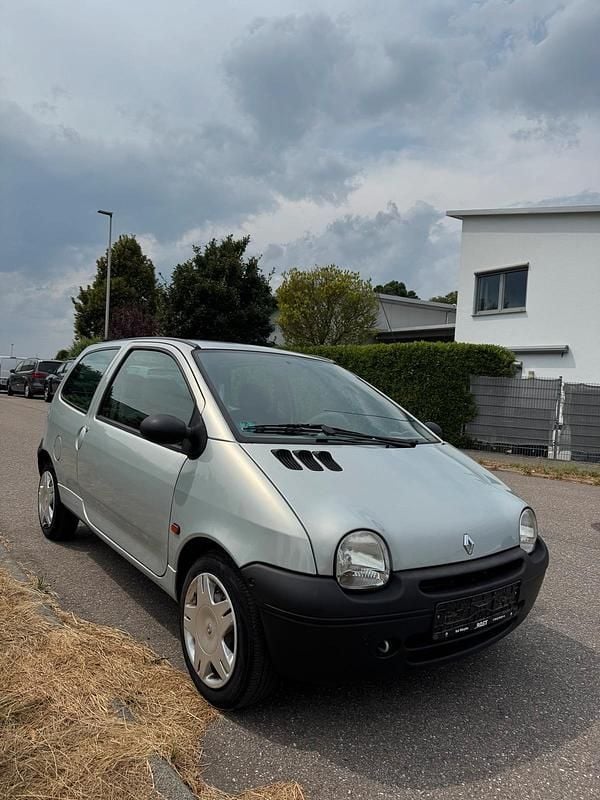 Grau Gebraucht 2001 Renault Twingo Authentique Kleinwagen | 999 € (Fairer Preis) - Bild 1/4
