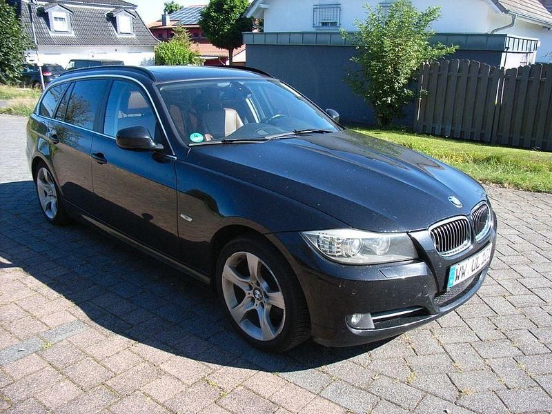 Schwarz Gebraucht 2010 BMW 325 Exclusive Kombi | 8.550 € (Fairer Preis) - Bild 1/4