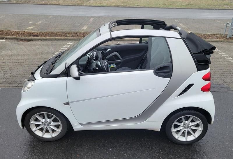 Gebraucht Smart ForTwo Cabrio Passion 71 PS (52 kW) 2010 Weiß Cabrio
