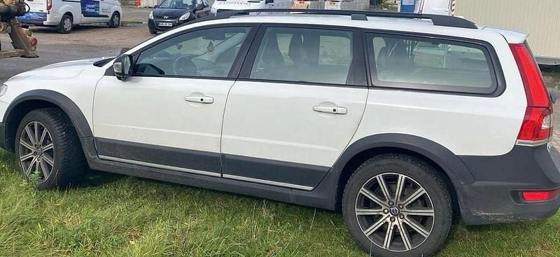 Schwarz Gebraucht 2015 Volvo XC70 Summum SUV | 10.000 € (Fairer Preis) - Bild 1/2