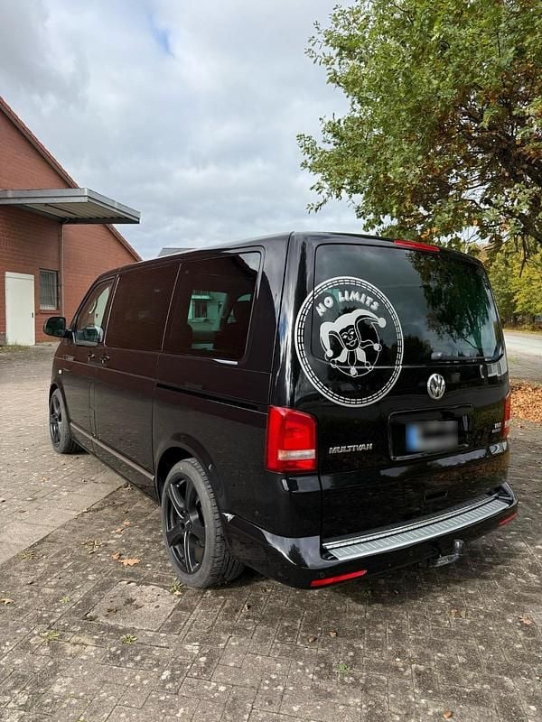 Second-hand VW T5 Highline 179 CP (131 kW) 2012 Negru Van
