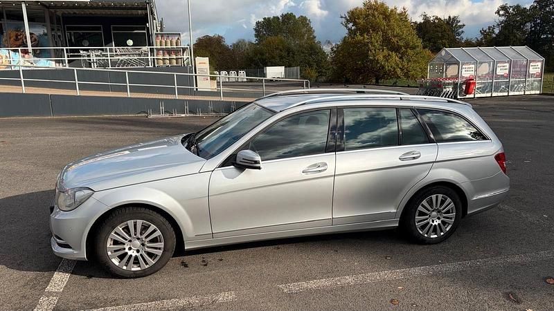 Gebraucht Mercedes C180 Elegance 156 PS (114 kW) 2014 Silber Kombi