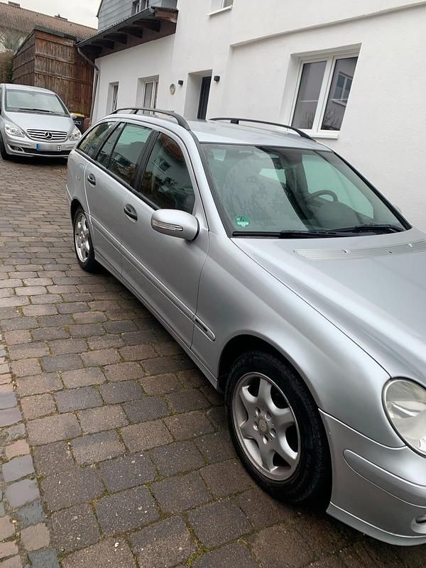 Gebraucht Mercedes C220 150 PS (110 kW) 2005 Silber Kombi