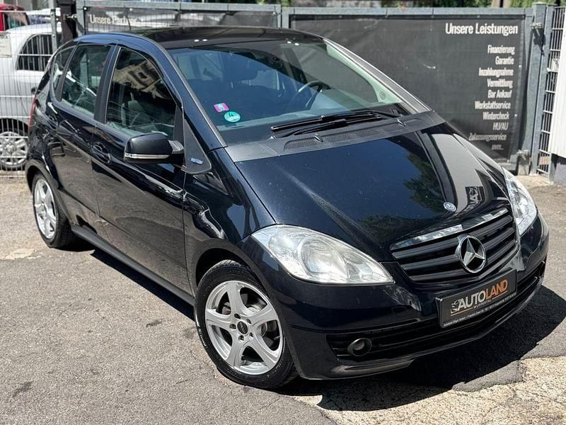 Schwarz Gebraucht 2010 Mercedes A160 Limousine | 2.799 € (Fairer Preis) - Bild 1/4