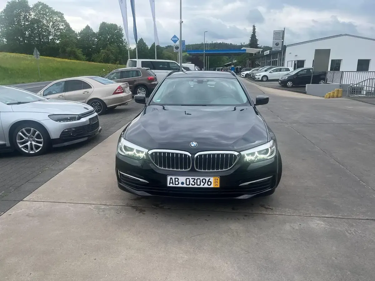 Gebraucht BMW 520 190 PS (139 kW) 2019 Schwarz Kombi