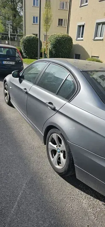 Gebraucht BMW 315 163 PS (119 kW) 2011 Grau Kleinwagen