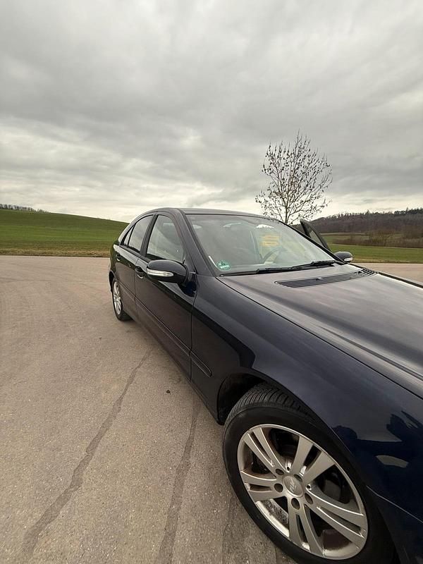 Gebraucht Mercedes C180 143 PS (105 kW) 2006 Blau Limousine