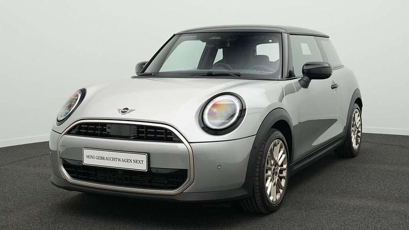 Grau Gebraucht 2024 Mini Cooper Favoured Kleinwagen | 27.207 € (Fairer Preis) - Bild 1/4