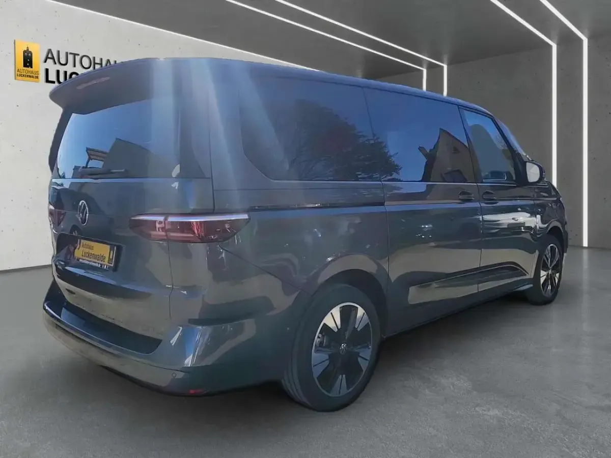 Neu VW T7 Edition 150 PS (110 kW) 2026 Indiumgrau metallic deep black Van