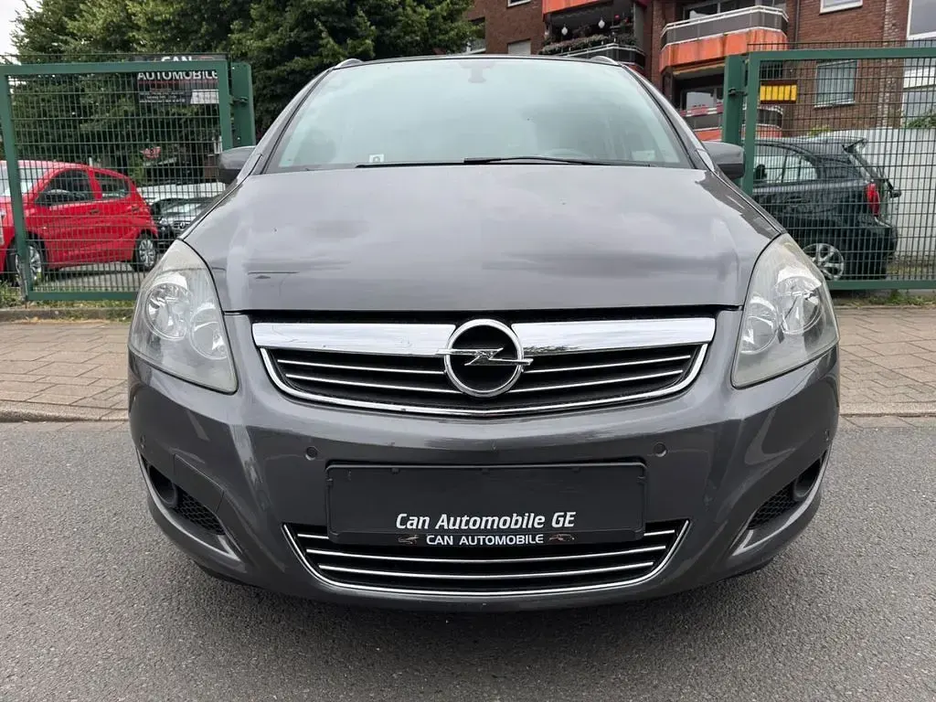Gebraucht Opel Zafira Edition 116 PS (85 kW) 2010 Grau Van / Kleinbus