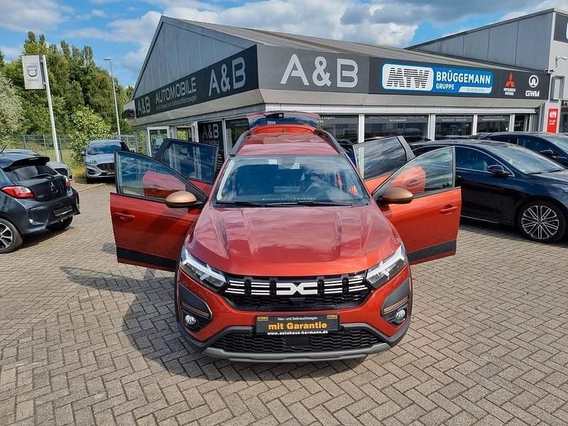 Gebraucht 2024 Dacia Jogger Extreme Van / Kleinbus | 17.950 € (Guter Preis) - Bild 1/4