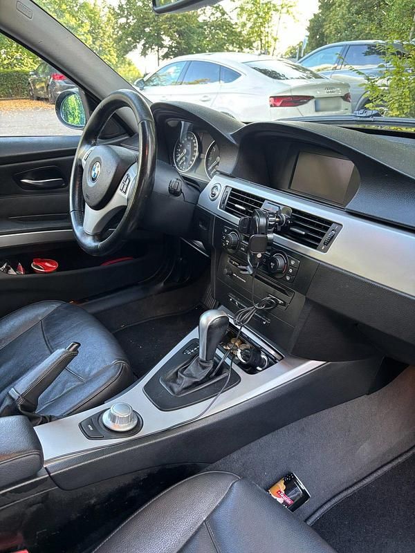 Gebraucht BMW 320 150 PS (110 kW) 2006 Schwarz Kombi