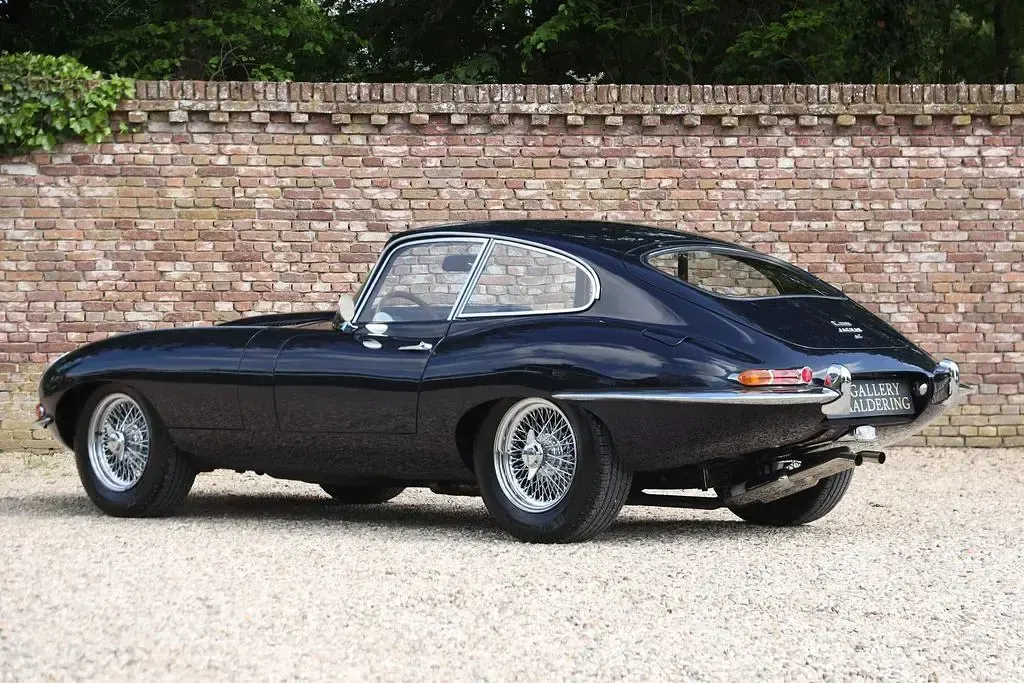 Käytetty Jaguar E-Type S 265 HP (194 kW) 1964 Sininen Coupe - kaksiovinen