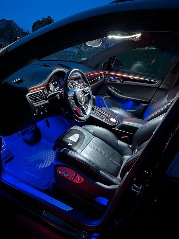 Schwarz Gebraucht 2015 Porsche Macan S SUV | 35.000 € - Bild 1/4