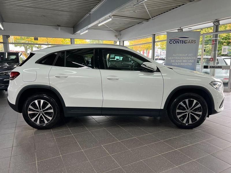 Polarweiss Gebraucht 2022 Mercedes GLA250 Style SUV | 30.950 € (Superpreis) - Bild 1/4