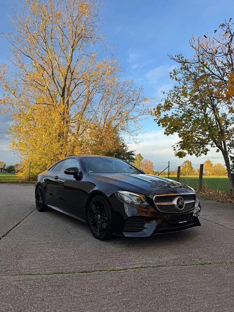 Gebraucht Mercedes E220 AMG line 194 PS (142 kW) 2018 Schwarz Coupé