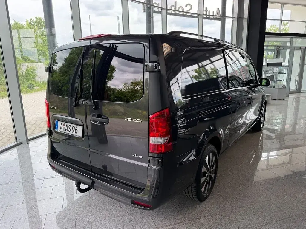 Gebraucht Mercedes Vito 190 PS (139 kW) 2026 Graphitgrau metallic Van