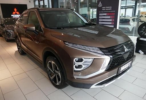 Gebraucht Mitsubishi Eclipse Cross Plus 188 PS (138 kW) 2024 Braun metallic SUV