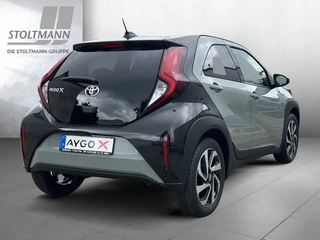 Gebraucht Toyota Aygo X 72 PS (52 kW) 2025 Grau SUV
