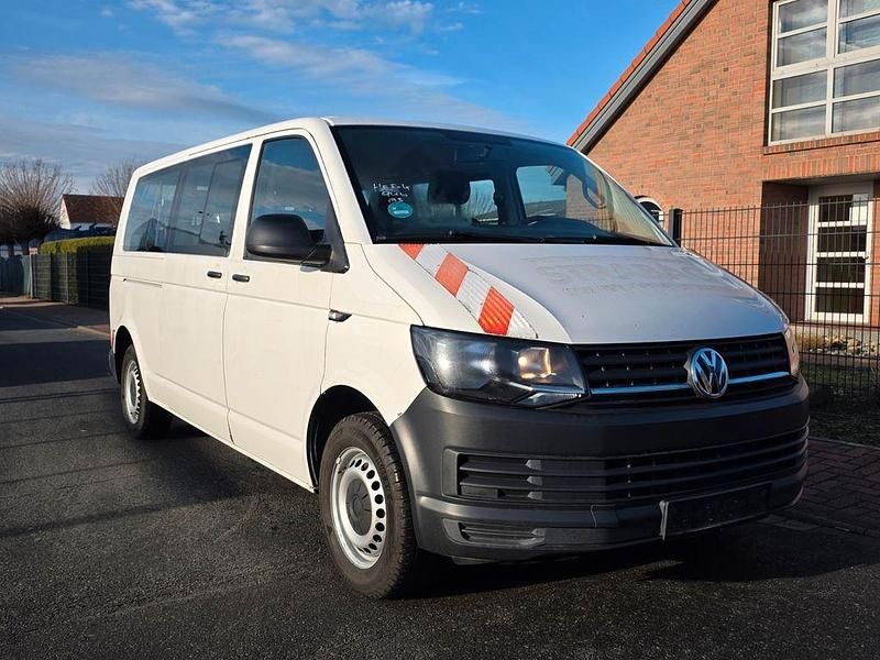 Weiß Gebraucht 2016 VW Transporter Van | 12.610 € (Teuer) - Bild 1/4