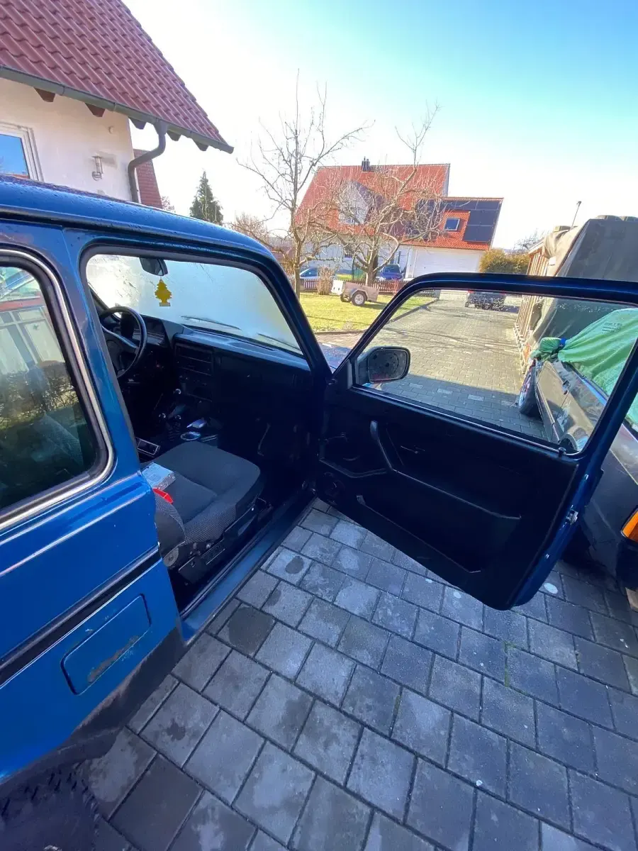 Second-hand Lada niva 86 CP (63 kW) 2012 Albastru SUV