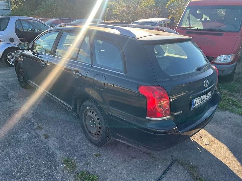 Gebraucht Toyota Avensis Sol 147 PS (108 kW) 2004 Other Kombi