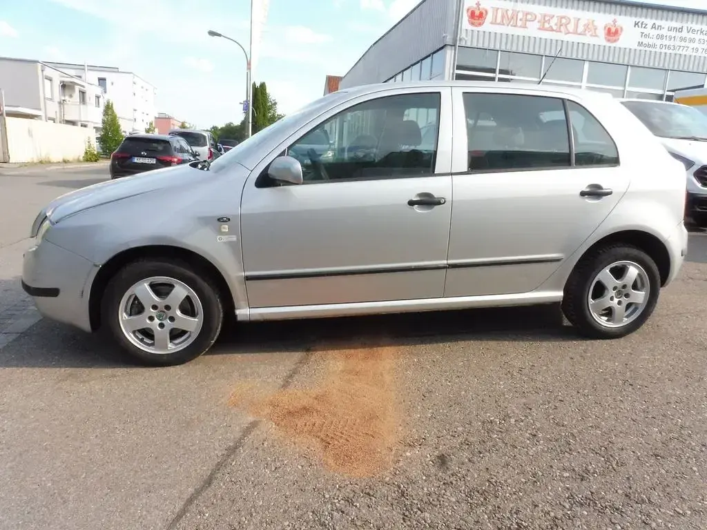 Gebraucht Skoda Fabia Elegance 75 PS (55 kW) 2001 Silber Limousine