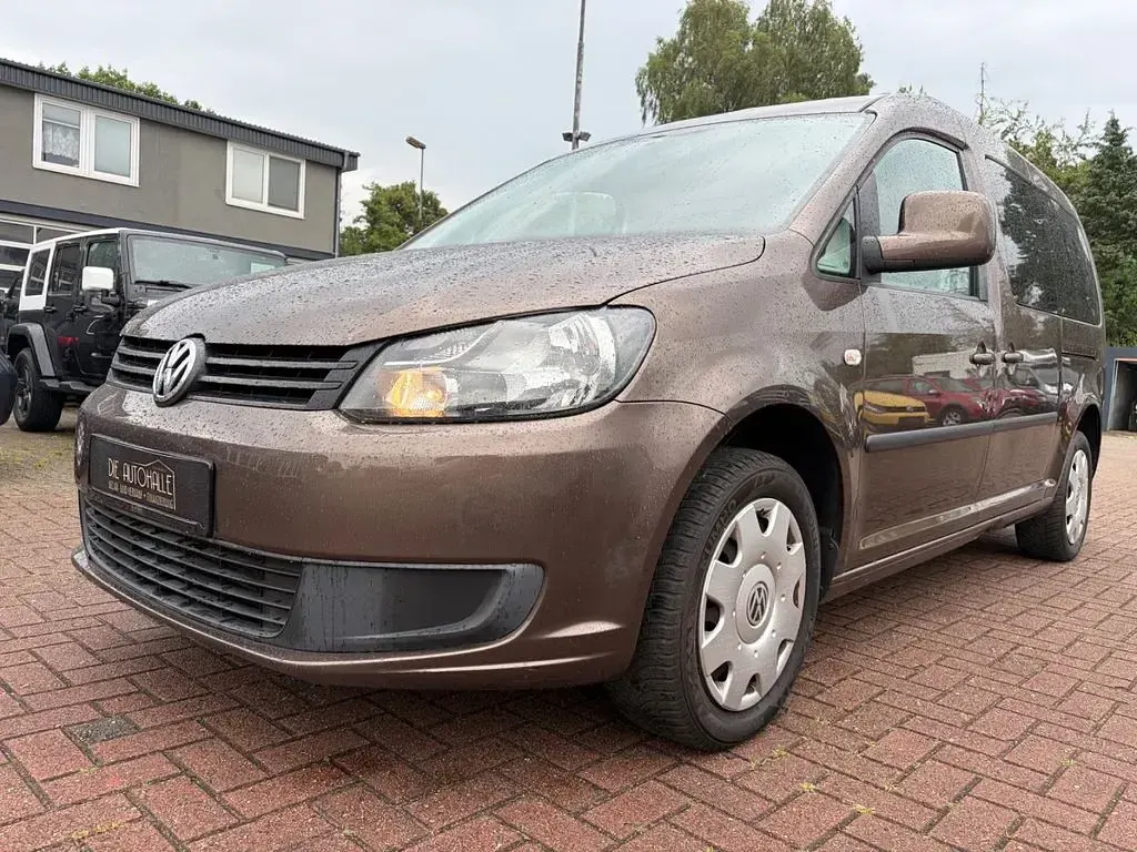 Gebraucht VW Caddy Maxi 105 PS (77 kW) 2012 Braun Van / Kleinbus