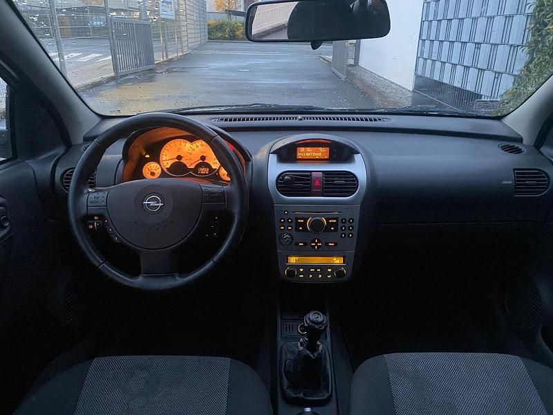 Silber Gebraucht 2006 Opel Corsa Kleinwagen | 300 € (Superpreis) - Bild 1/4