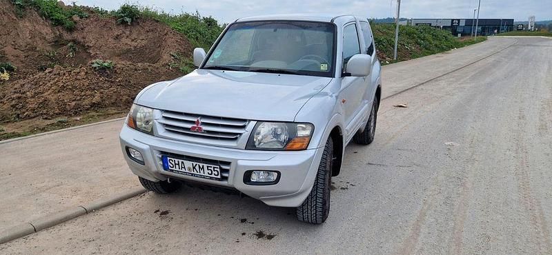 Silber Gebraucht 2001 Mitsubishi Pajero SUV | 7.000 € (Fairer Preis) - Bild 1/4