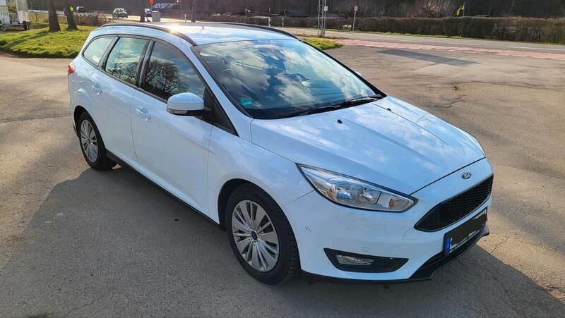 Weiß Gebraucht 2015 Ford Focus Kombi | 5.500 € (Fairer Preis) - Bild 1/4