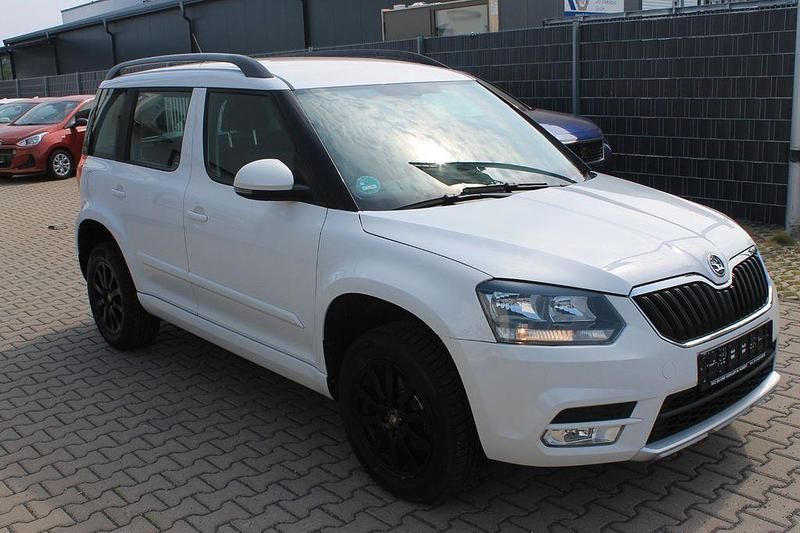 Weiß Gebraucht 2015 Skoda Yeti SUV | 7.950 € (Guter Preis) - Bild 1/4