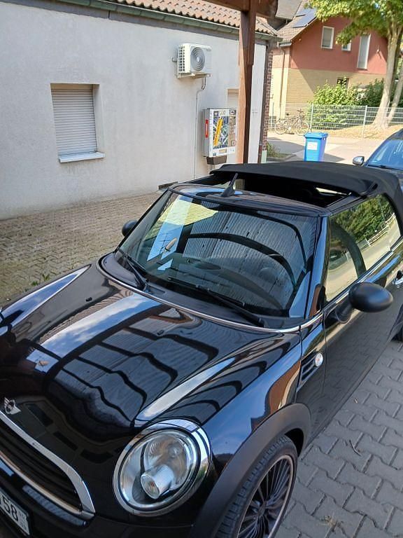 Second-hand Mini One Cabriolet 98 CP (72 kW) 2011 Negru Cabrio