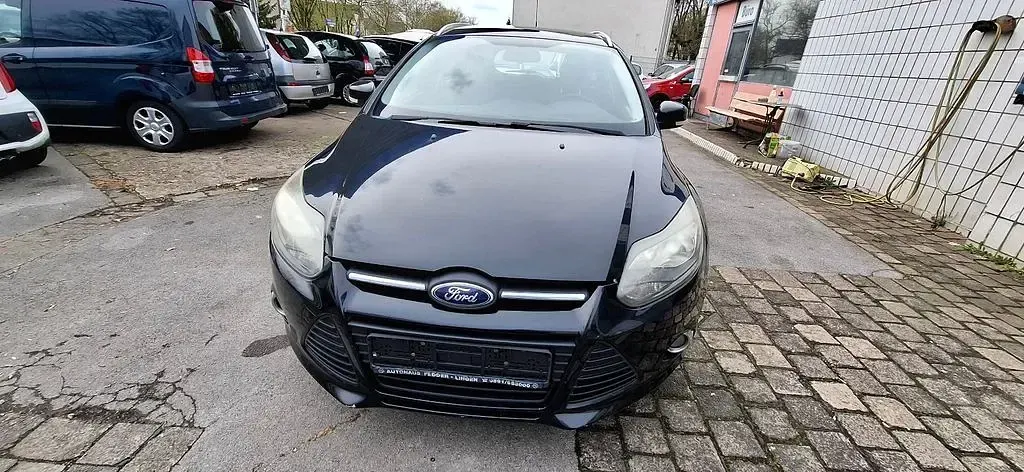 Gebraucht Ford Focus 116 PS (85 kW) 2012 Schwarz Limousine